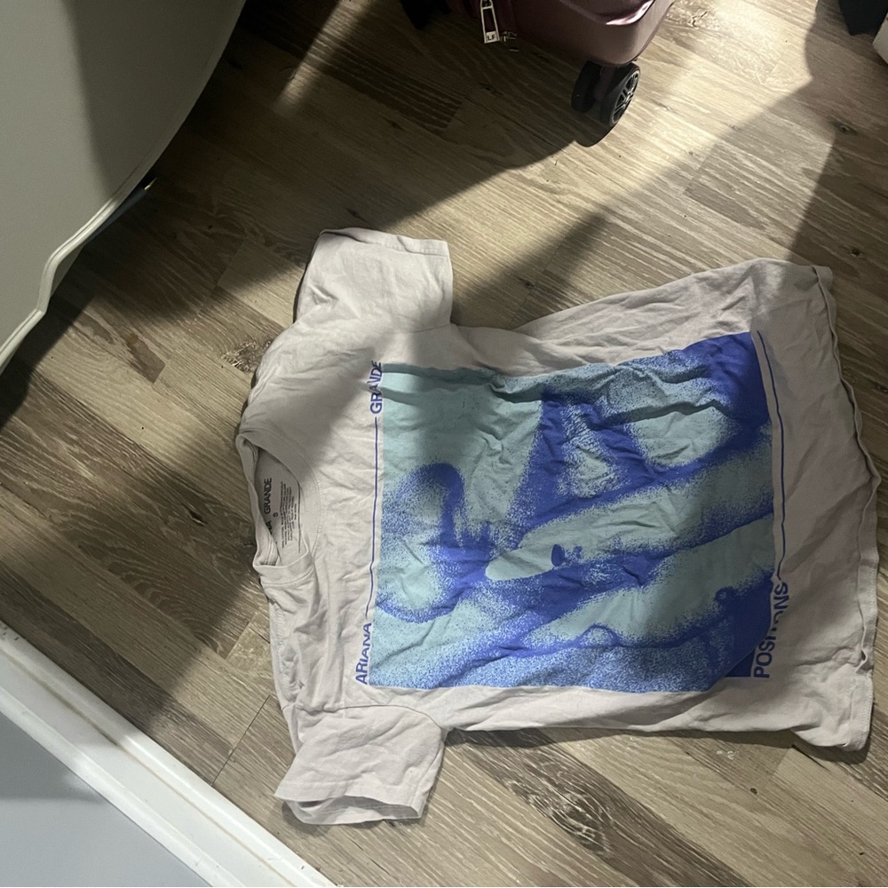 Graphic Tee with Arianna grande blue design
